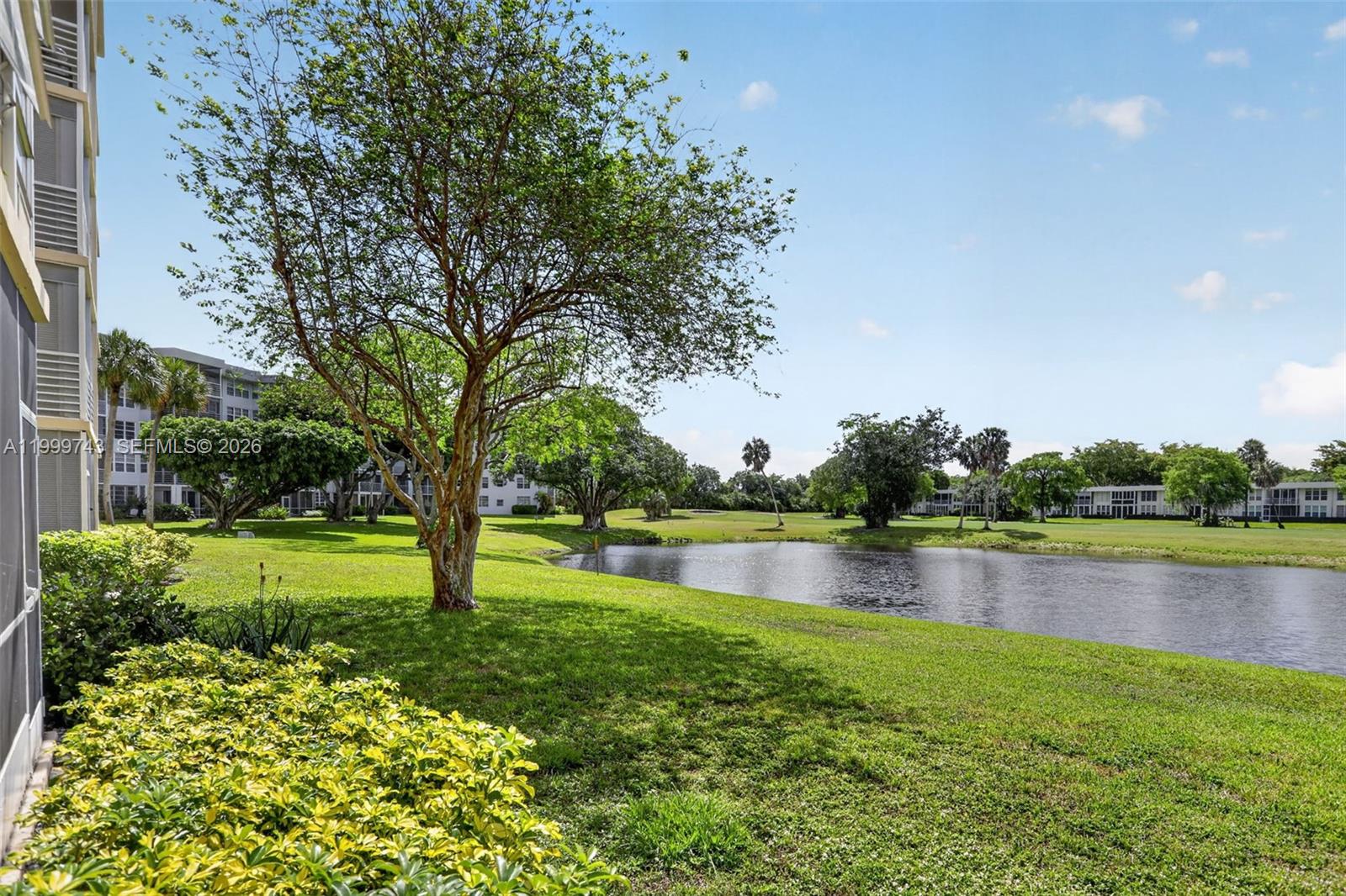 NO 102 PALM-AIRE COUNTRY - Residential