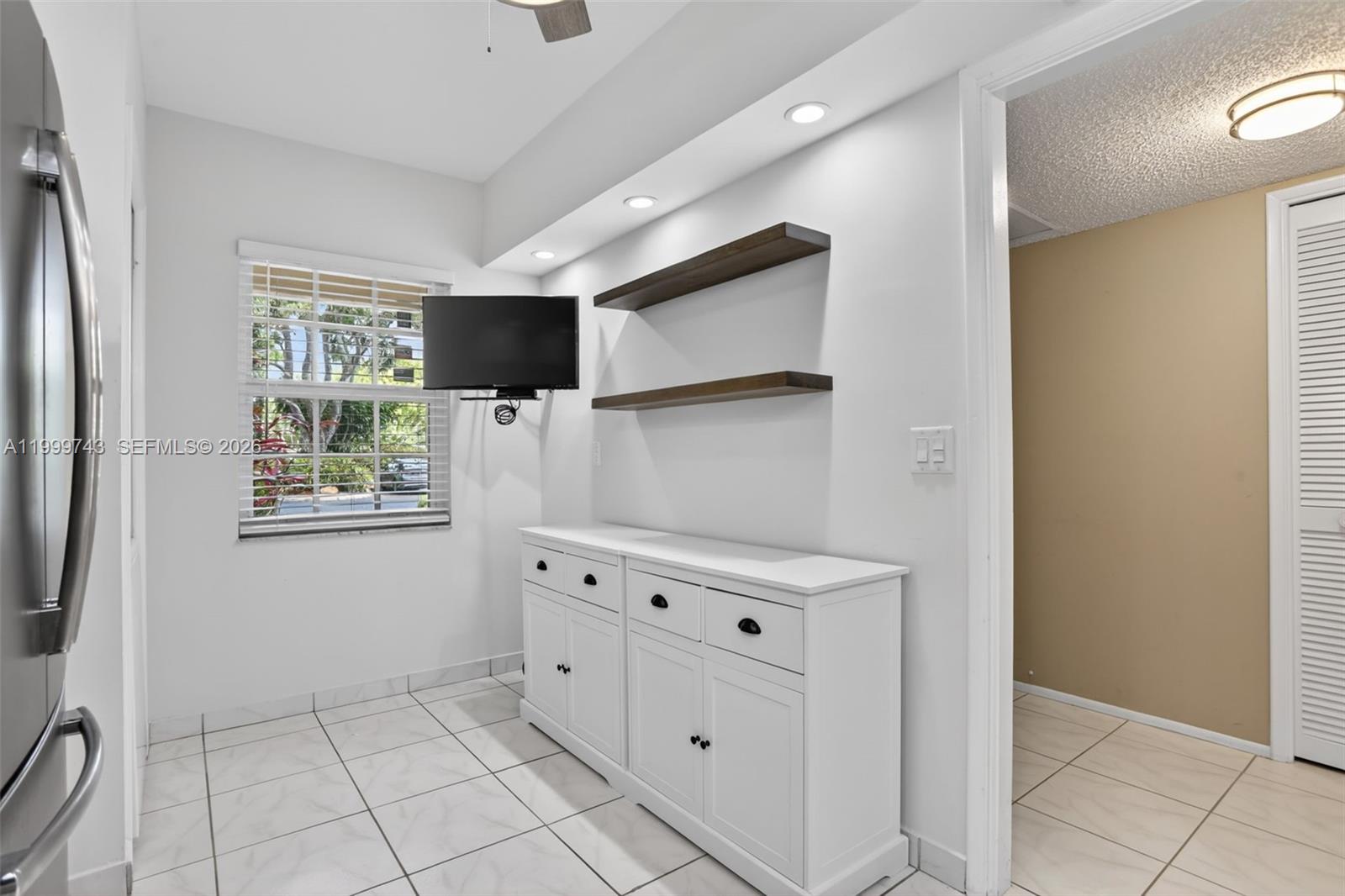 NO 102 PALM-AIRE COUNTRY - Residential