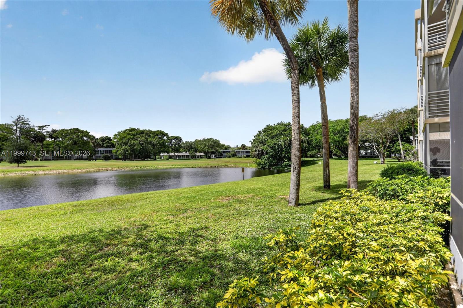 NO 102 PALM-AIRE COUNTRY - Residential