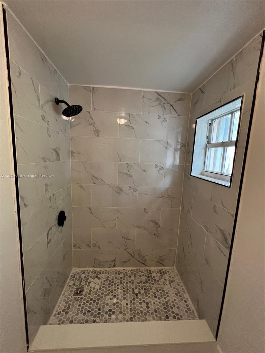 KENDALL SPRINGS - Residential Lease