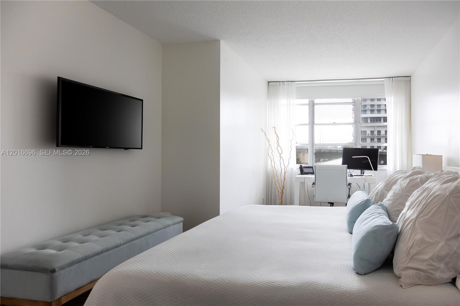 IMPERIAL TOWERS CONDO - Residential