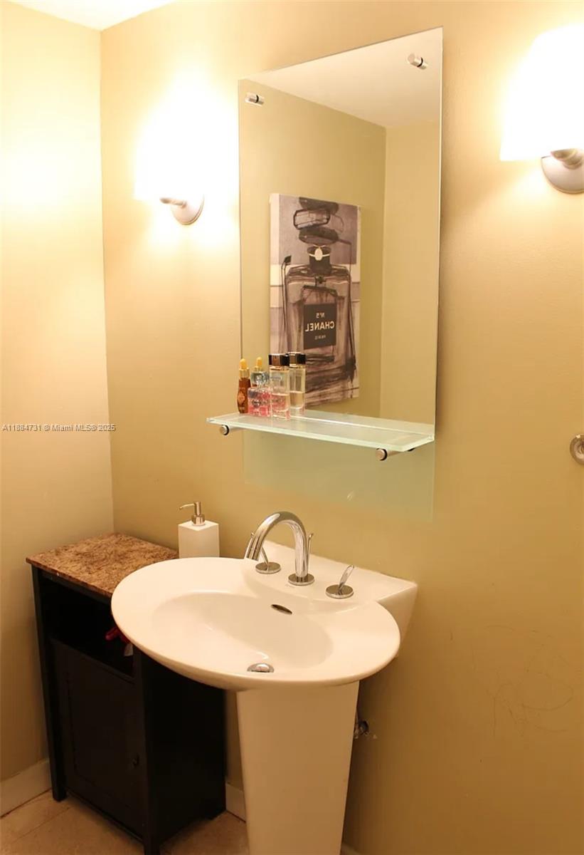 ST REGIS APTS CONDO - Residential Lease