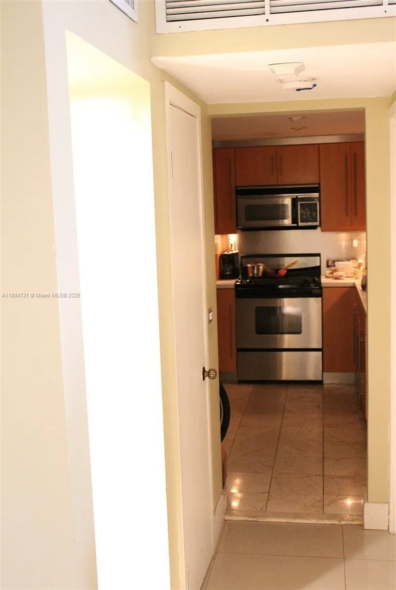 ST REGIS APTS CONDO - Residential Lease