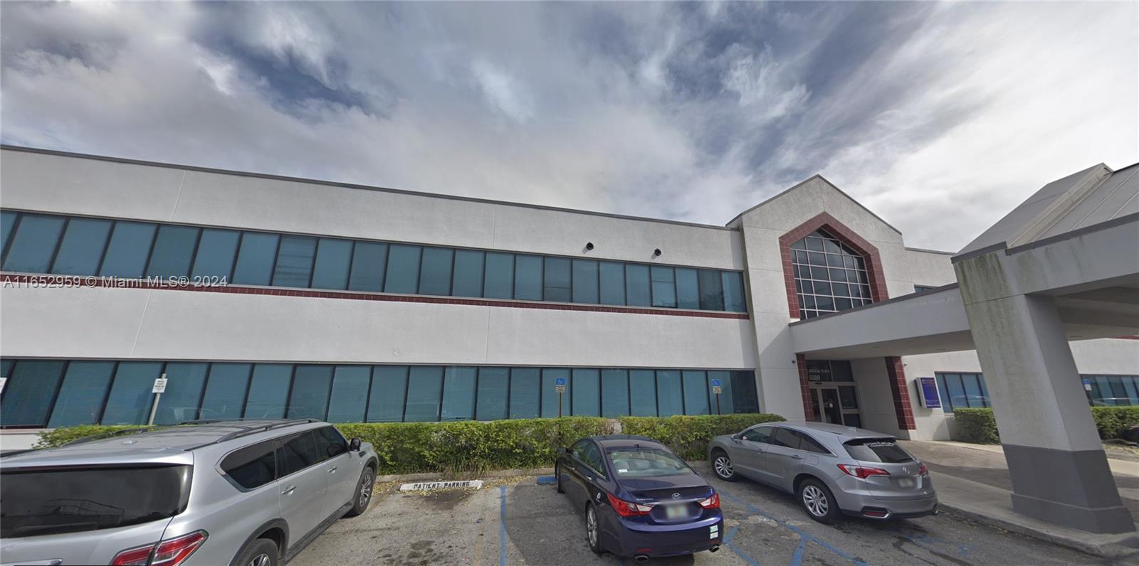 Perfect for doctors. Tremendous opportunity to lease a fully renovated medical office space. Available for Full Time lease. The space features modern high end finishes, a gorgeous reception area with a quality sound system, brand new quartz counters and cabinets. All exam rooms have a sink with plumbing in place. Private bathrooms within the space. Power and cleaning are included. Plenty of parking.
Term can be till 3/31/29 with an option to extend 5 years.