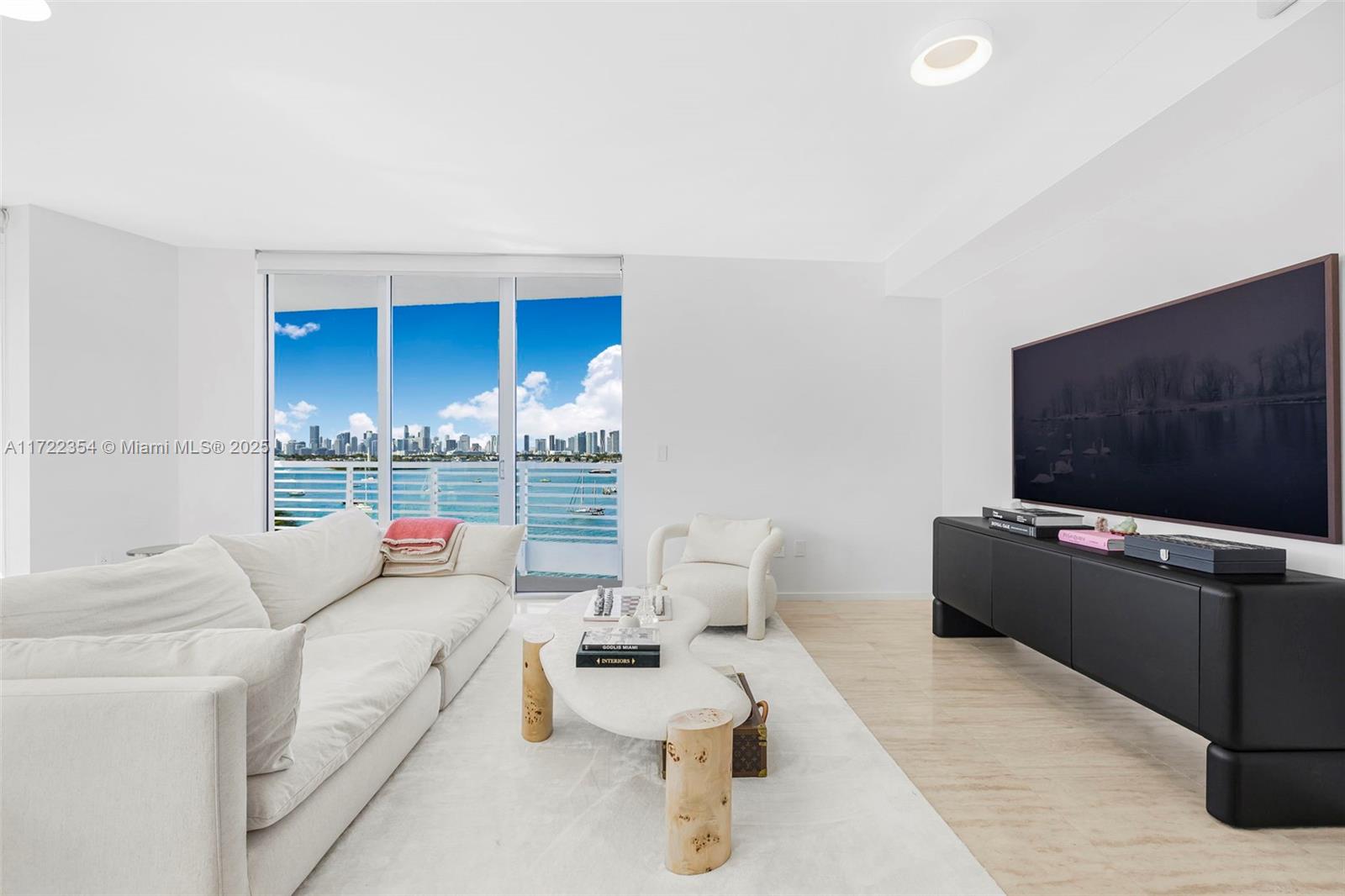CAPRI SOUTH BEACH CONDO - Residential