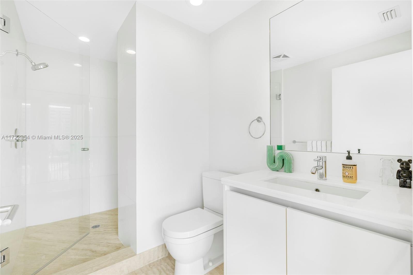 CAPRI SOUTH BEACH CONDO - Residential
