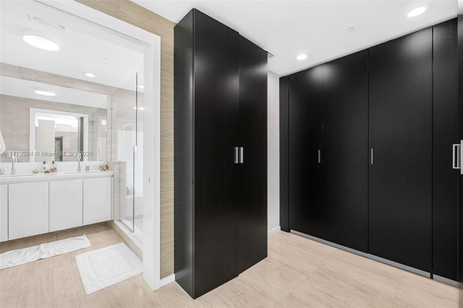 CAPRI SOUTH BEACH CONDO - Residential