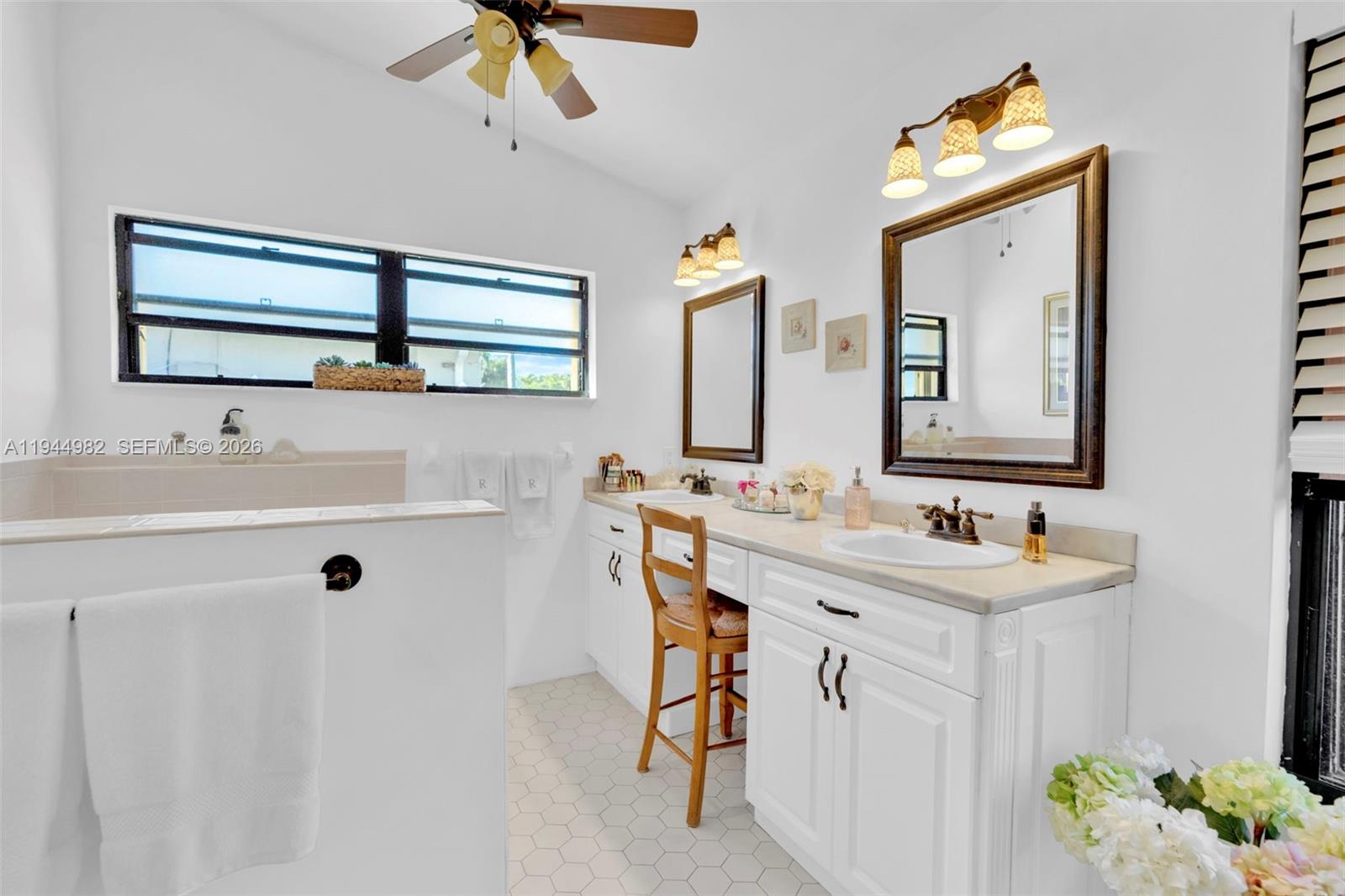 BANYAN COVE - Residential