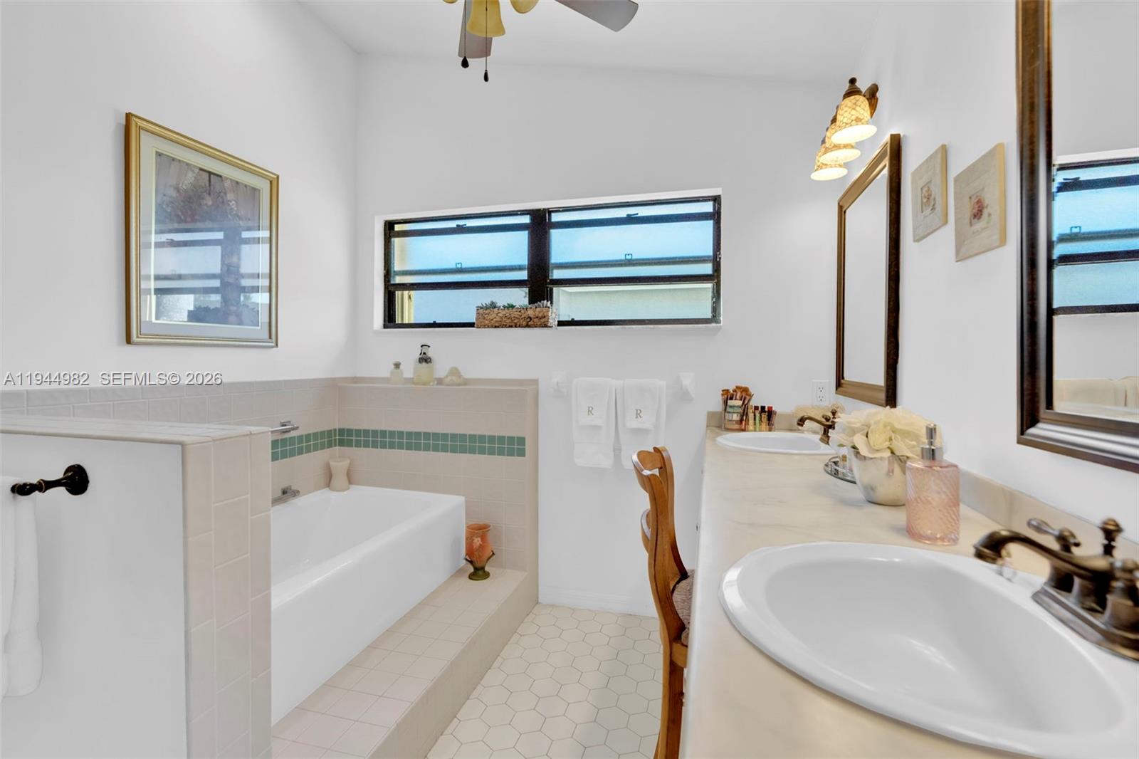 BANYAN COVE - Residential