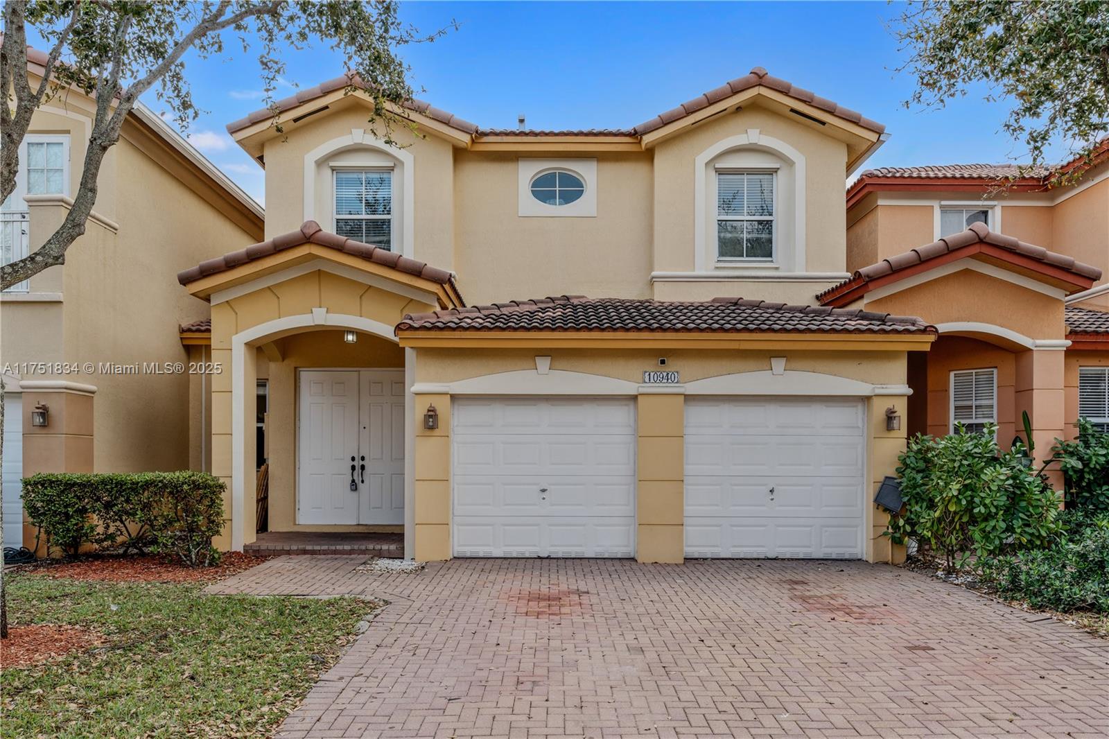 Rental Property at 10940 Nw 87th Ln  , Doral, Miami-Dade County, Florida - Bedrooms: 3 
Bathrooms: 3  - $3,950 MO.