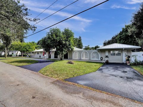 A home in Biscayne Park