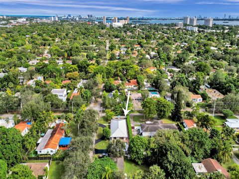 A home in Biscayne Park