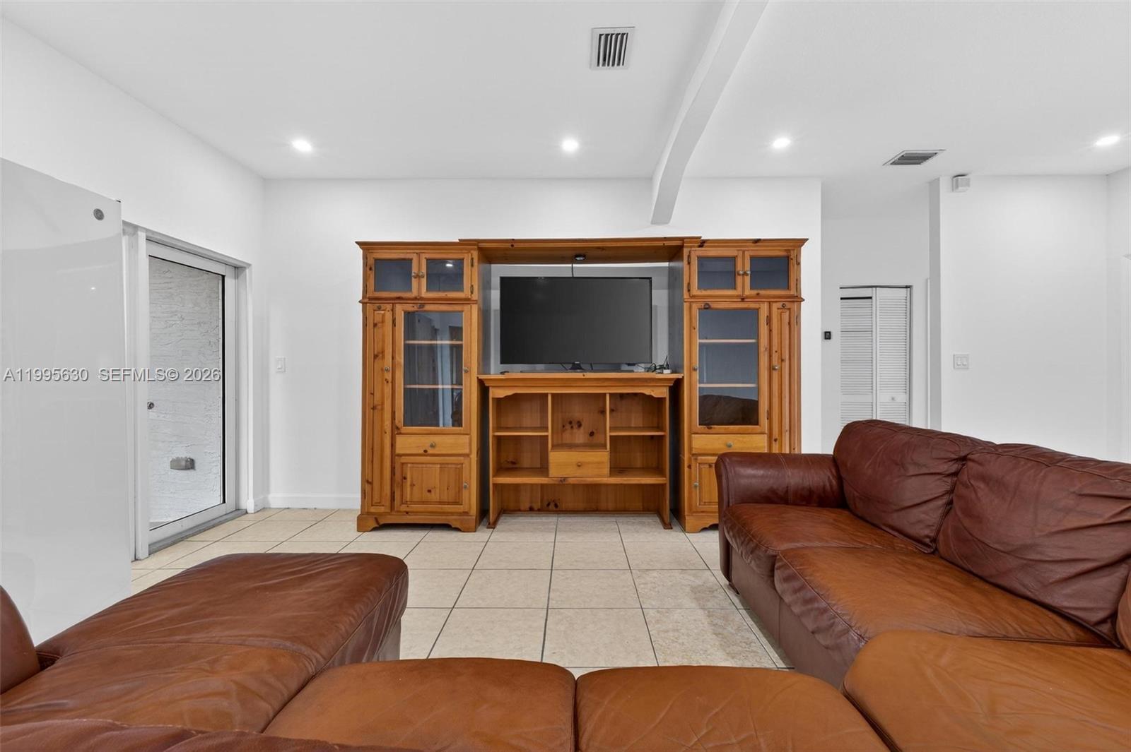 CRISTYS HOMES - Residential