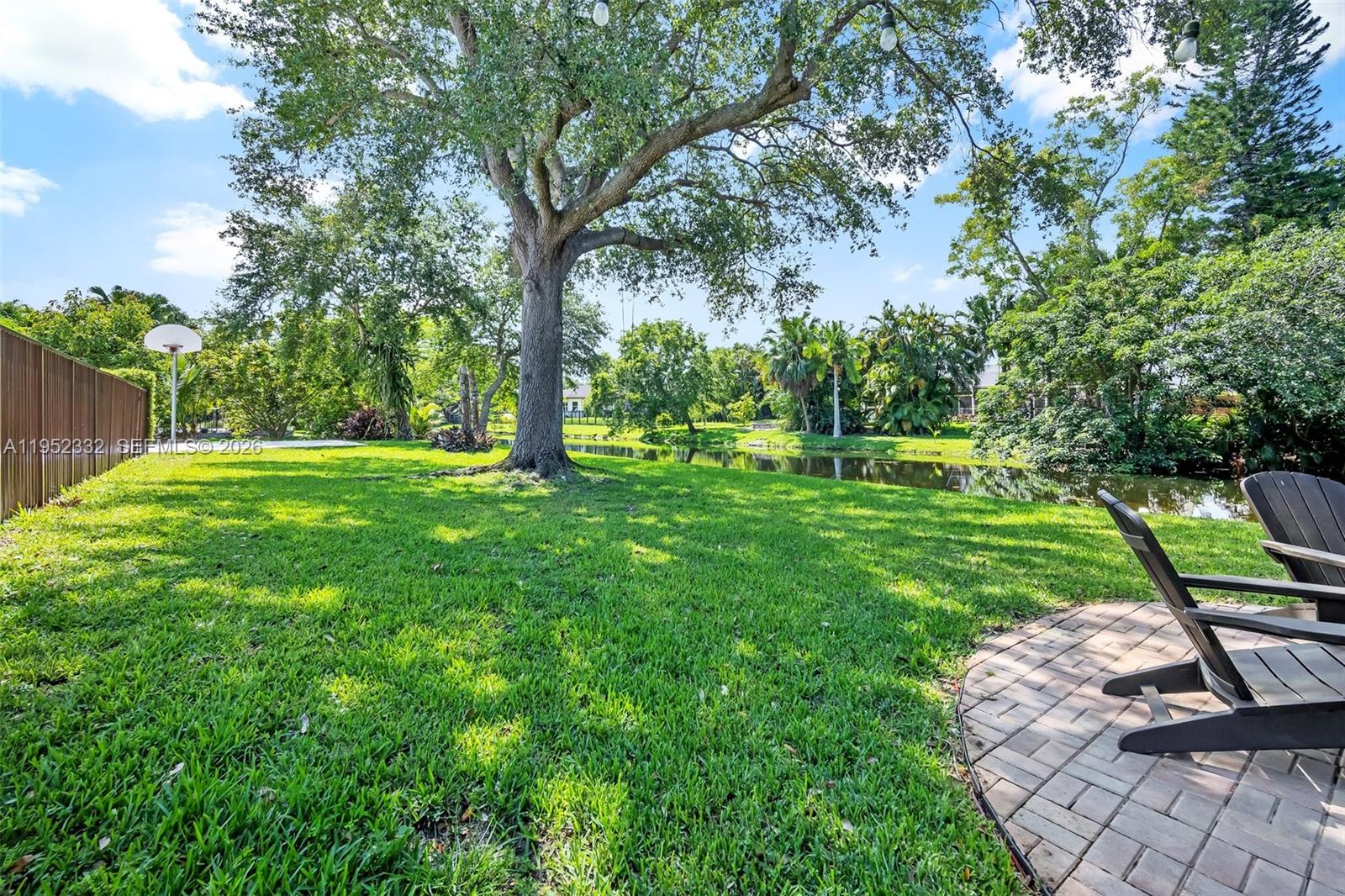 LAUREL OAKS EAST - Residential