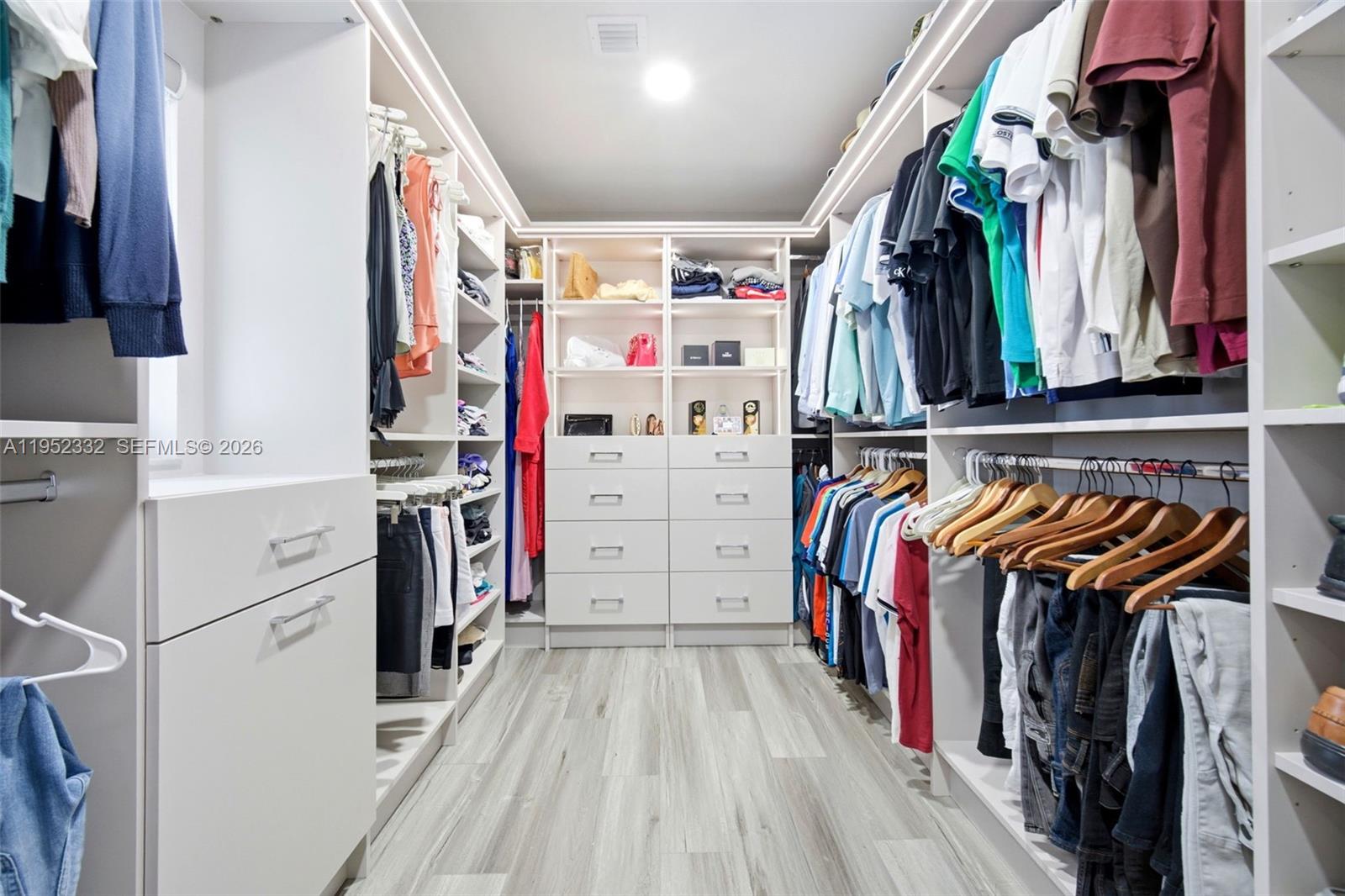 LAUREL OAKS EAST - Residential