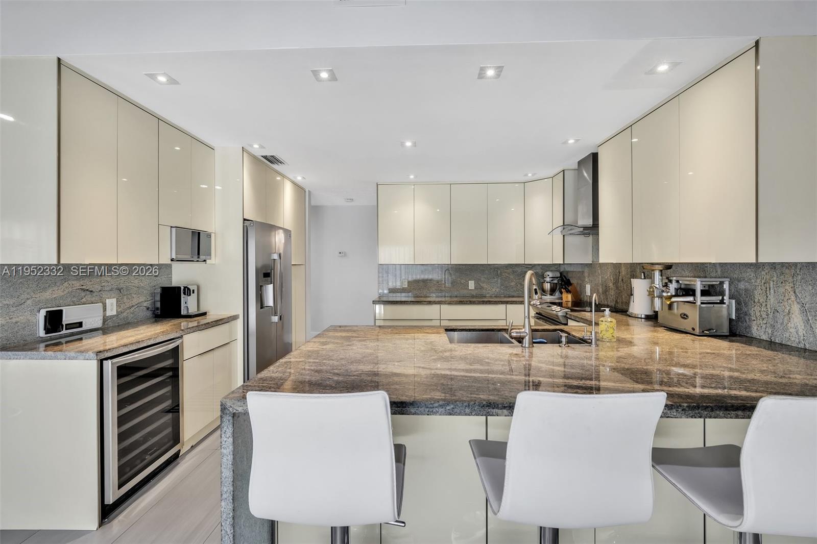 LAUREL OAKS EAST - Residential