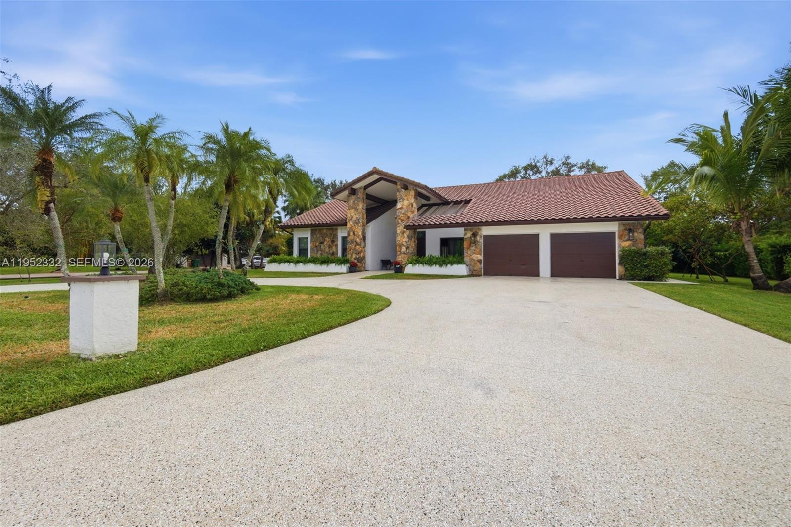 LAUREL OAKS EAST - Residential