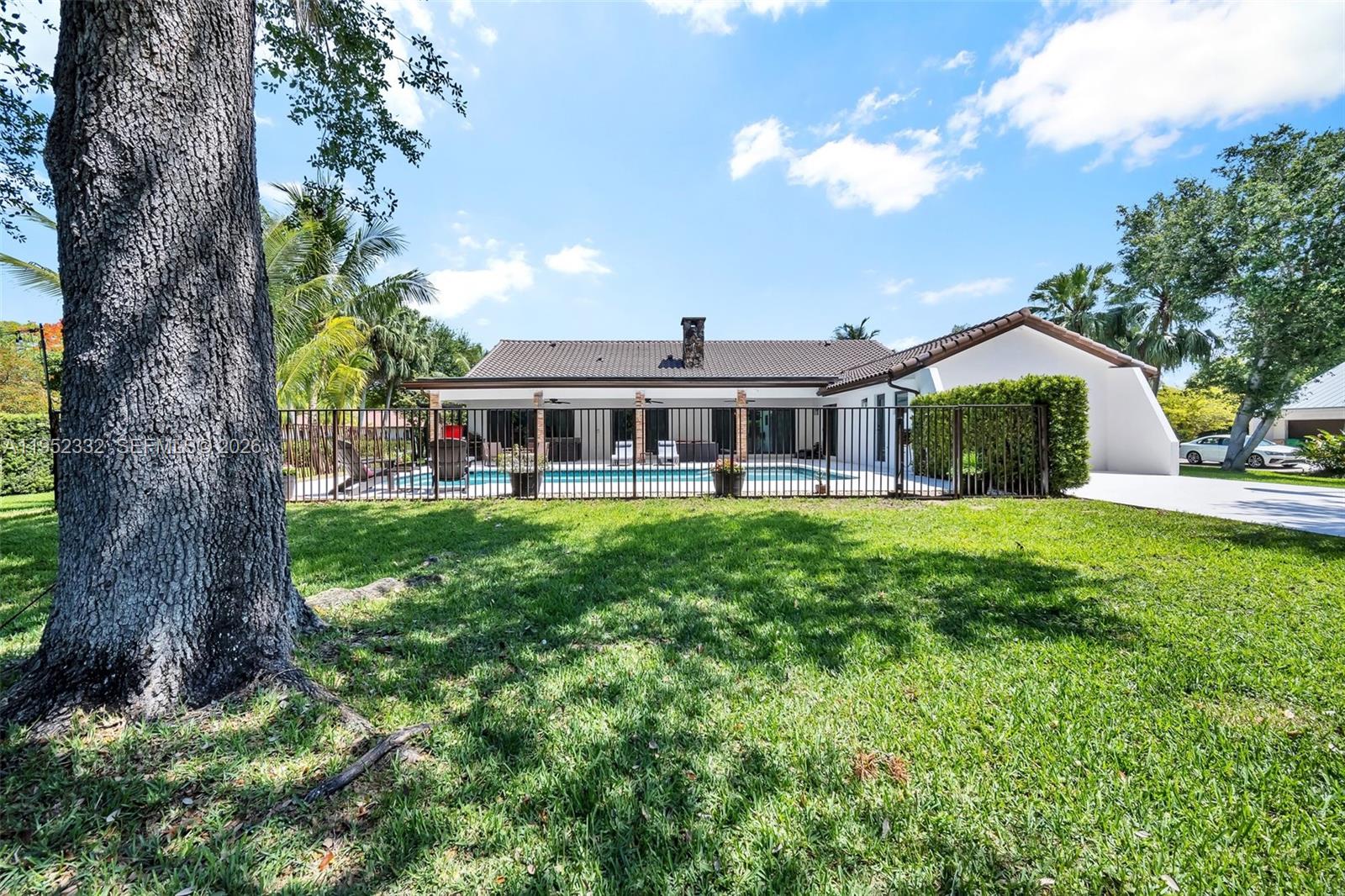 LAUREL OAKS EAST - Residential