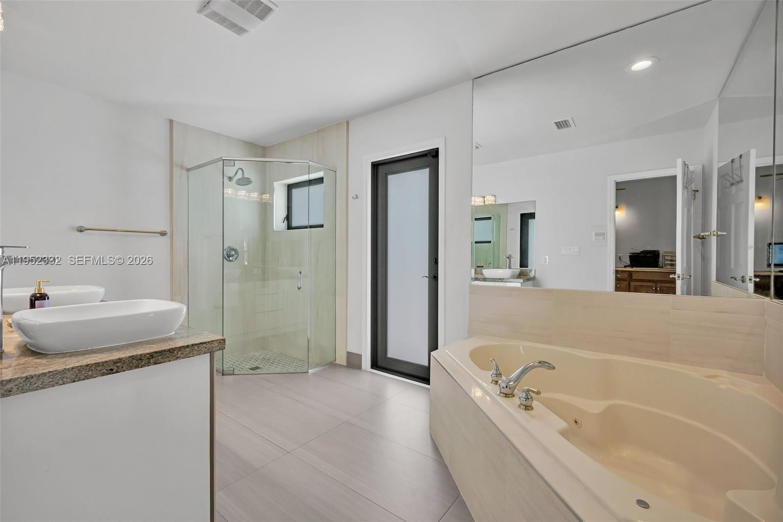 LAUREL OAKS EAST - Residential