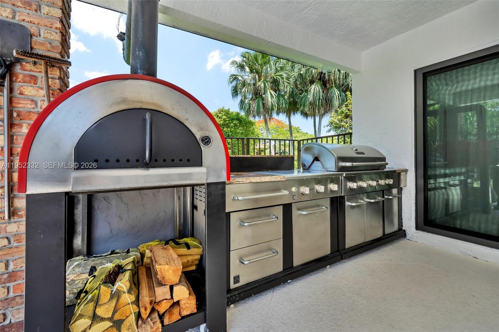 LAUREL OAKS EAST - Residential