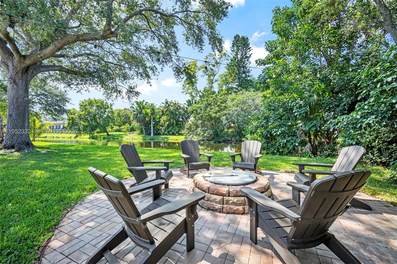 LAUREL OAKS EAST - Residential