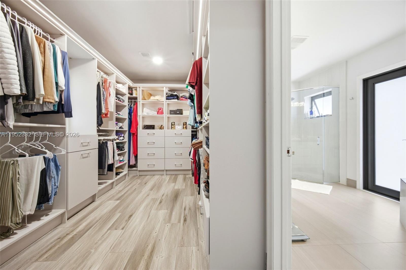 LAUREL OAKS EAST - Residential