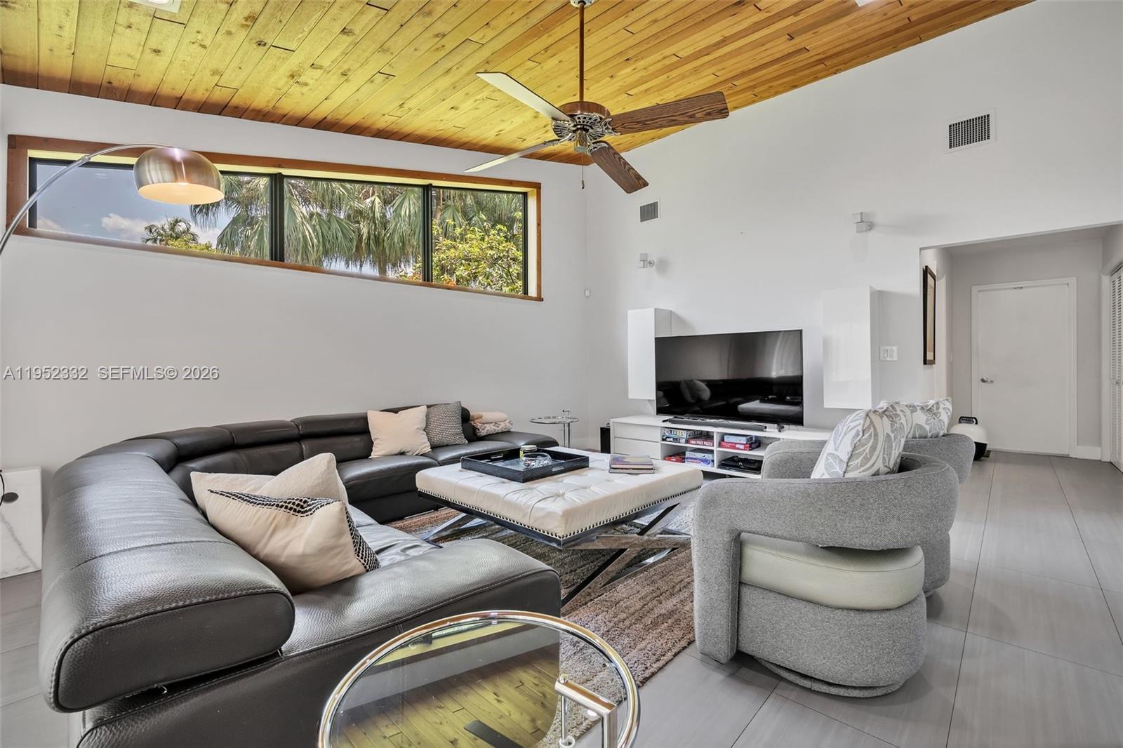 LAUREL OAKS EAST - Residential