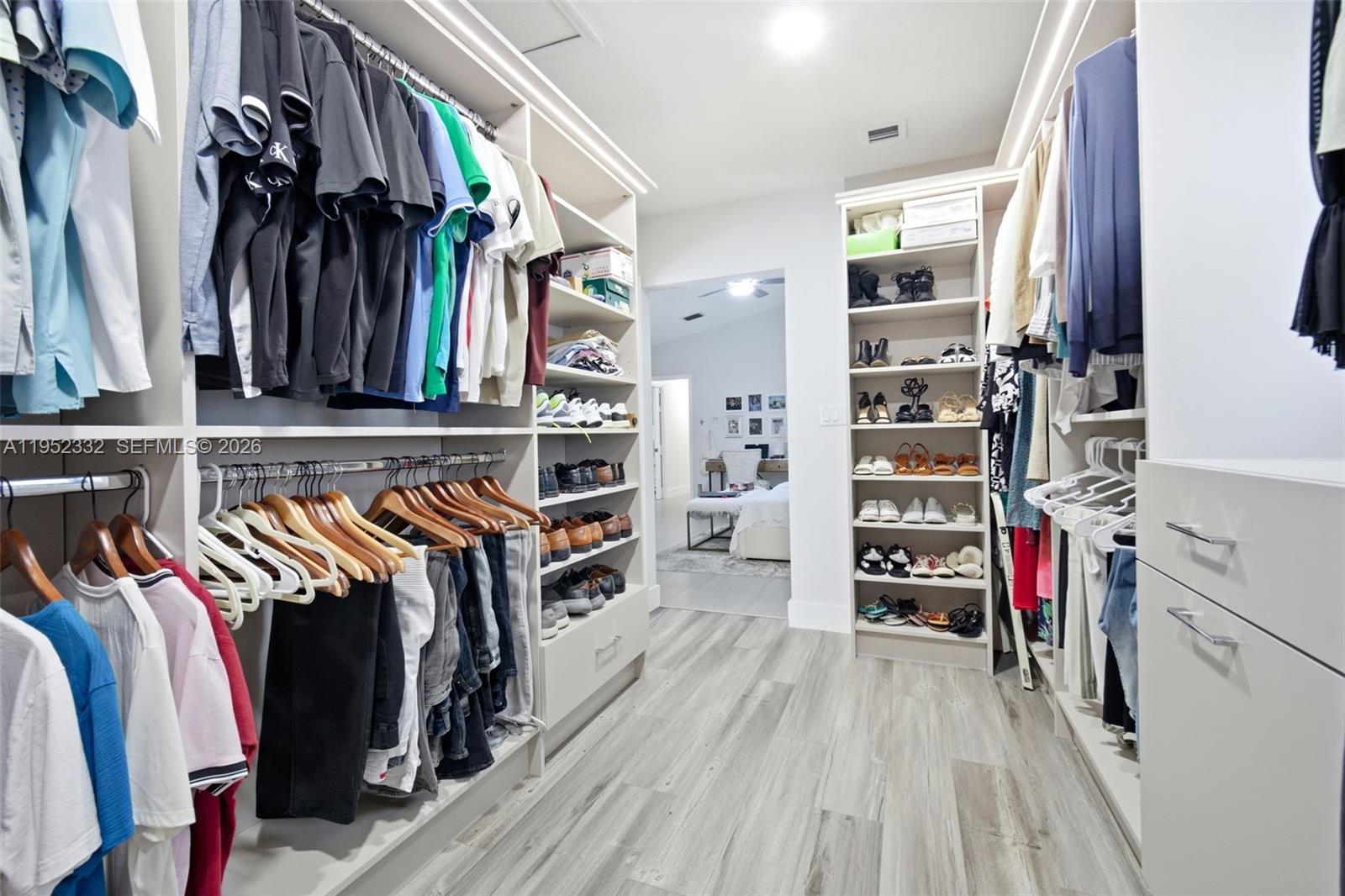 LAUREL OAKS EAST - Residential