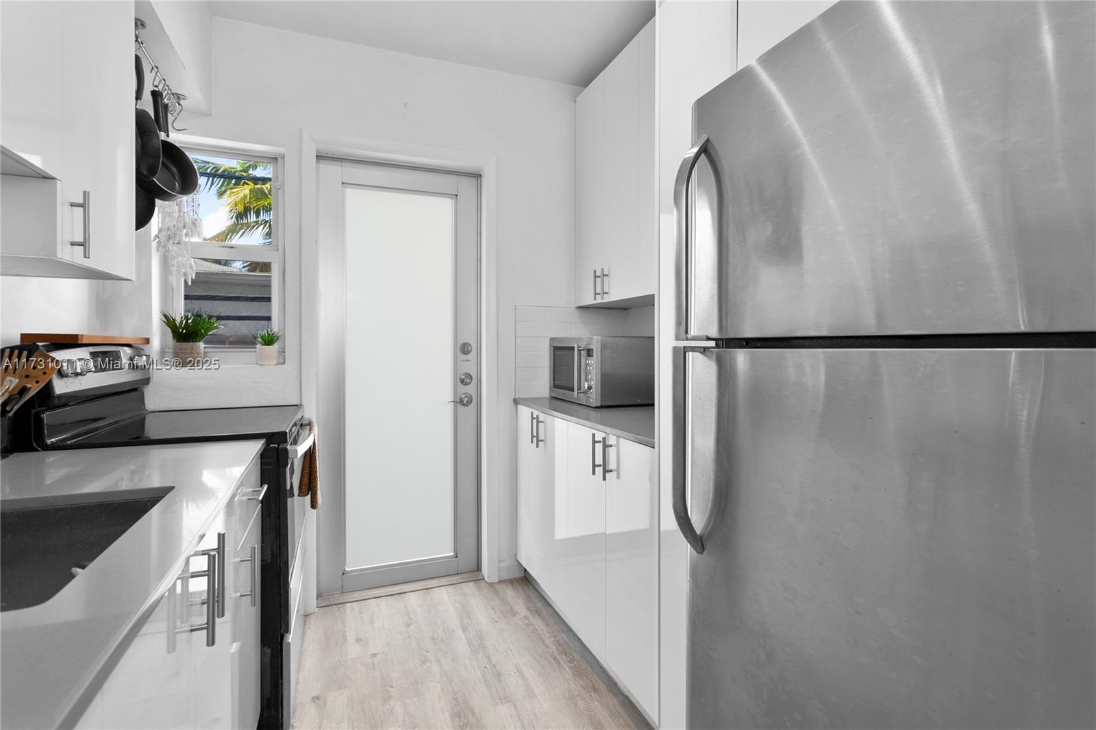 641 ESPANOLA WAY INC COND - Residential