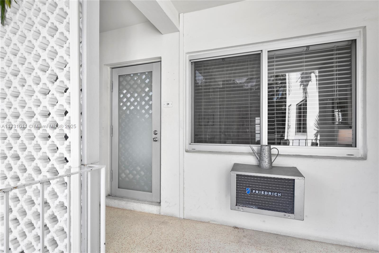 641 ESPANOLA WAY INC COND - Residential