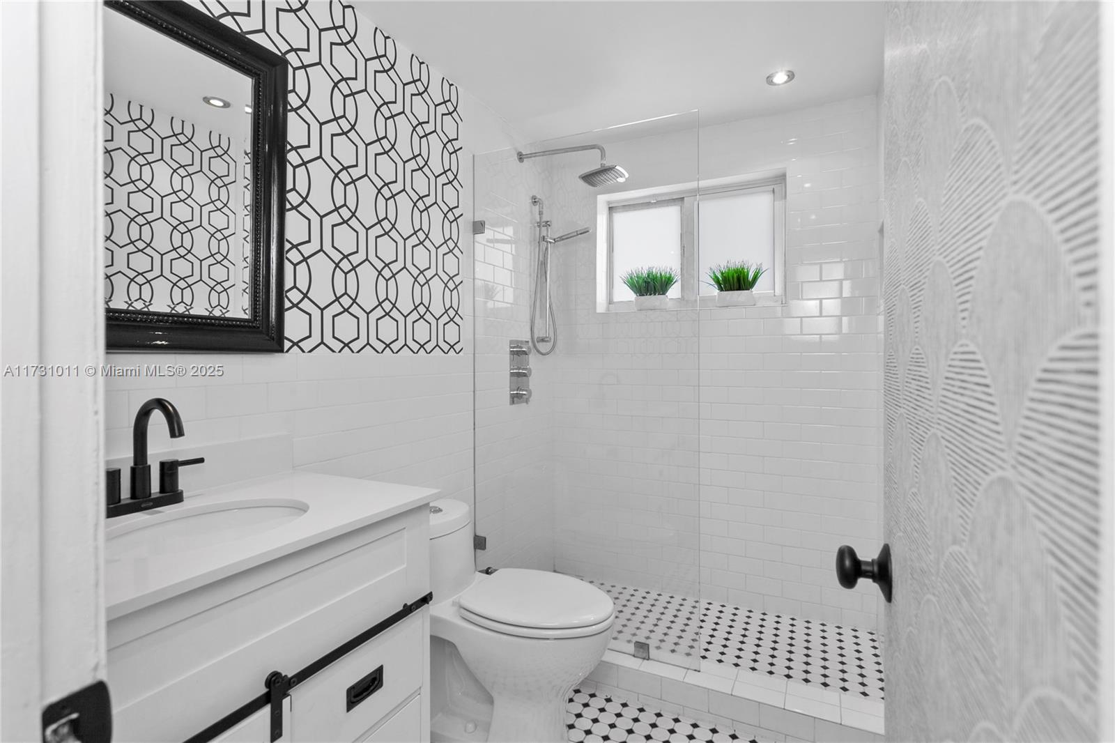 641 ESPANOLA WAY INC COND - Residential