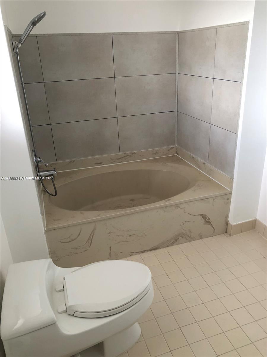 LAKE VIEW OF CALIF CLUB C - Residential Lease