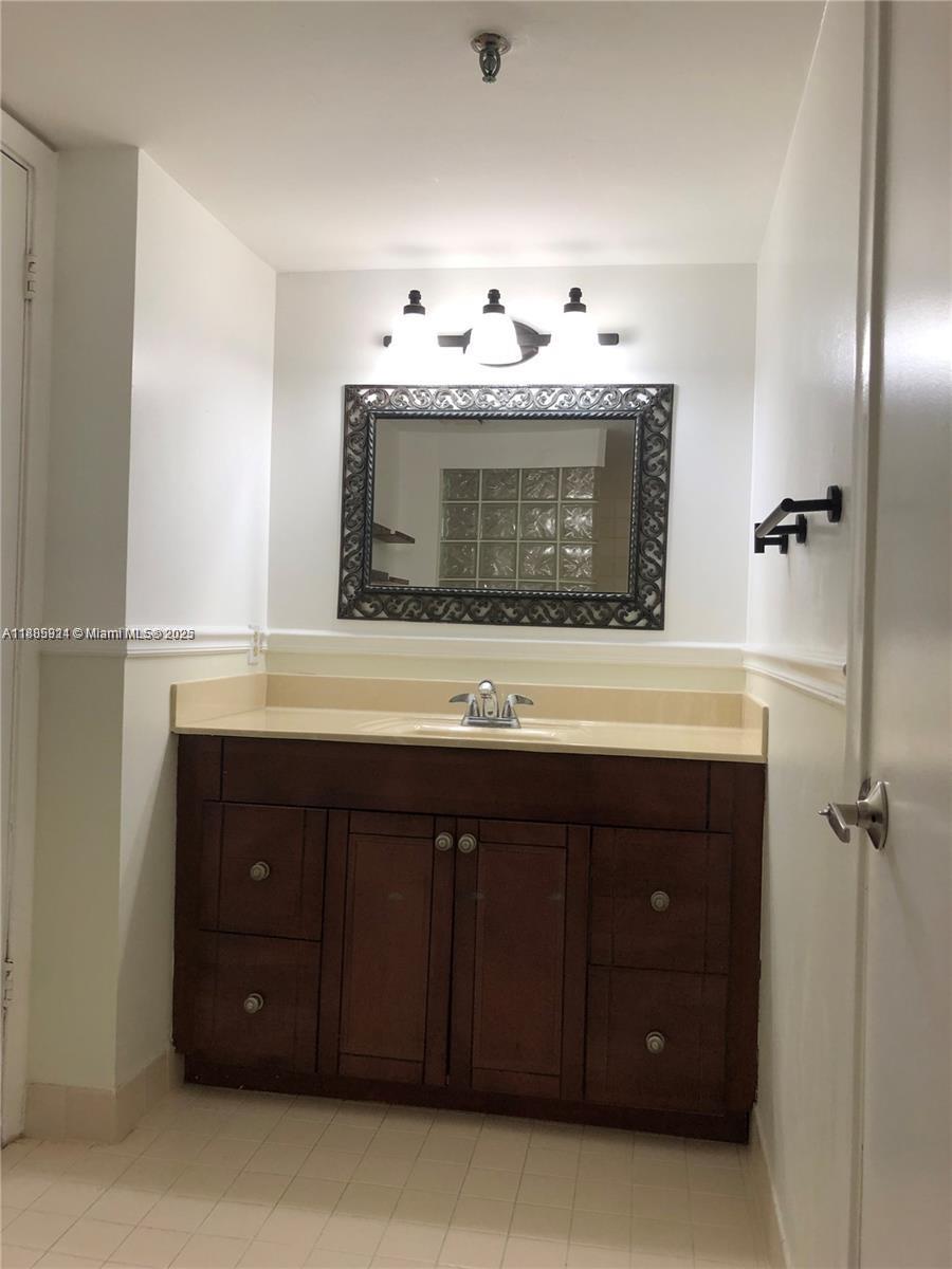 LAKE VIEW OF CALIF CLUB C - Residential Lease