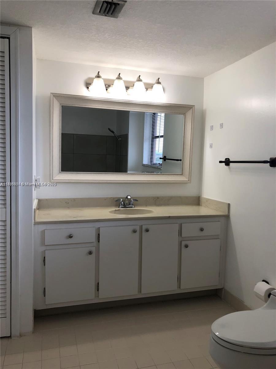 LAKE VIEW OF CALIF CLUB C - Residential Lease