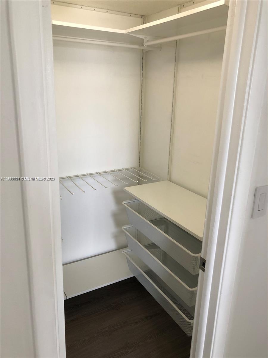 LAKE VIEW OF CALIF CLUB C - Residential Lease