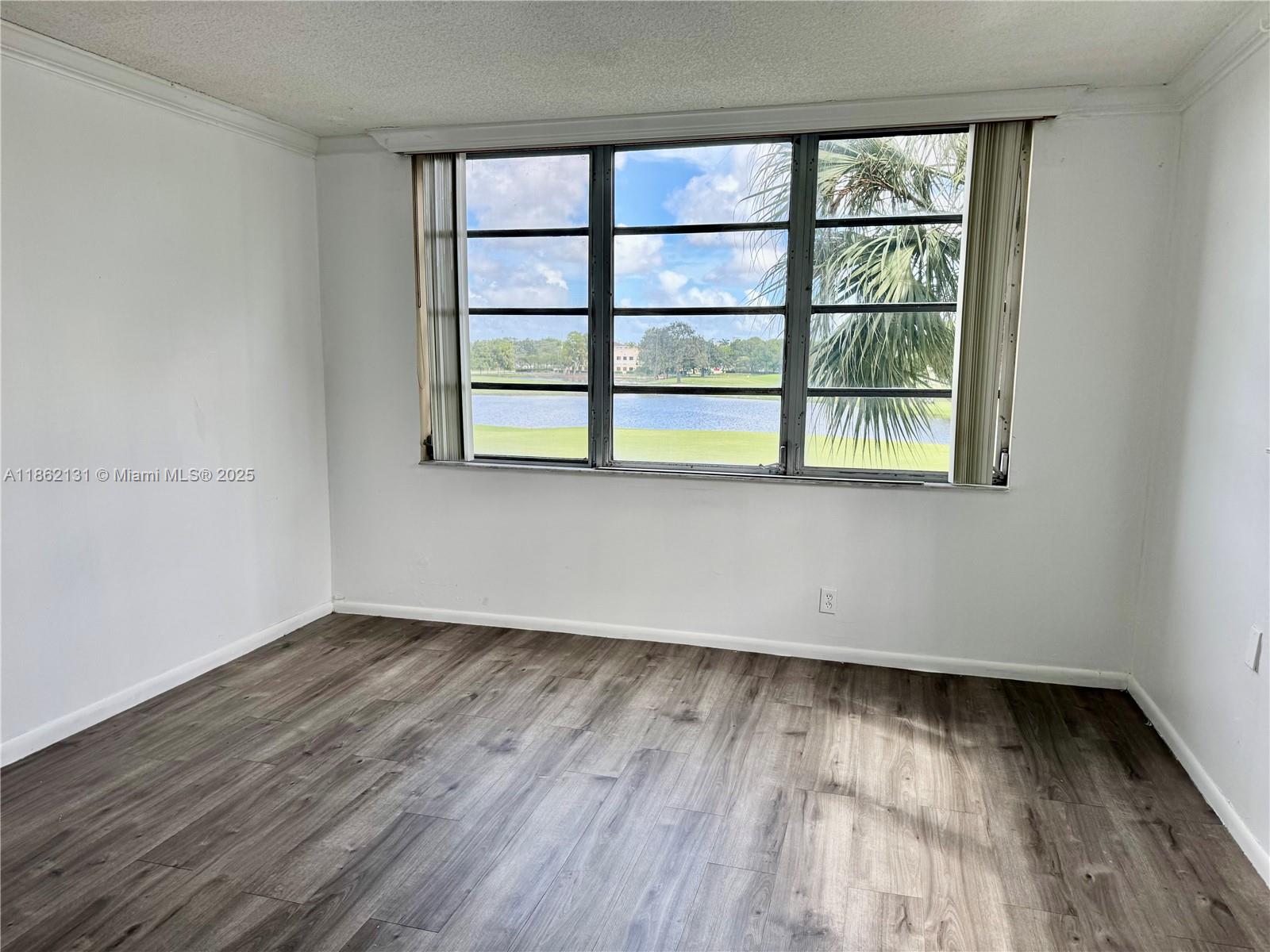 ROLLING HILLS GOLF AND TE - Residential