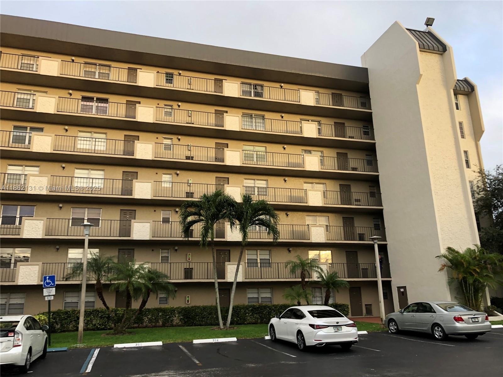 ROLLING HILLS GOLF AND TE - Residential