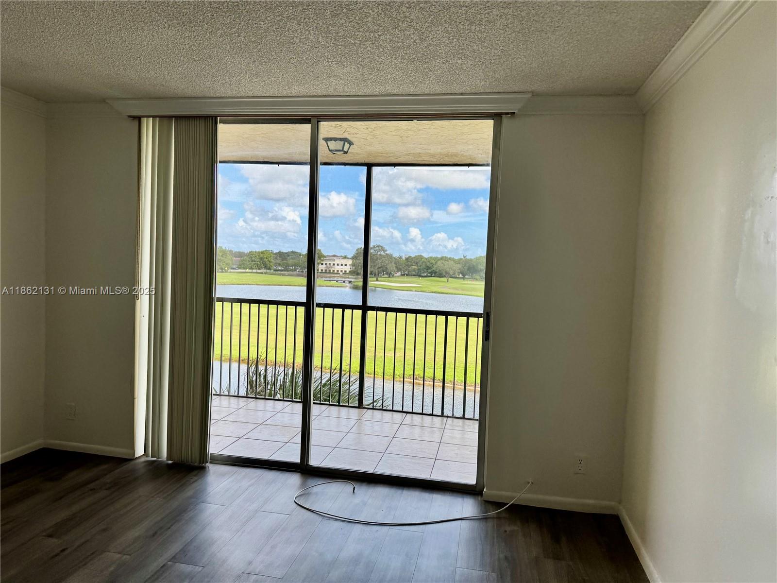 ROLLING HILLS GOLF AND TE - Residential