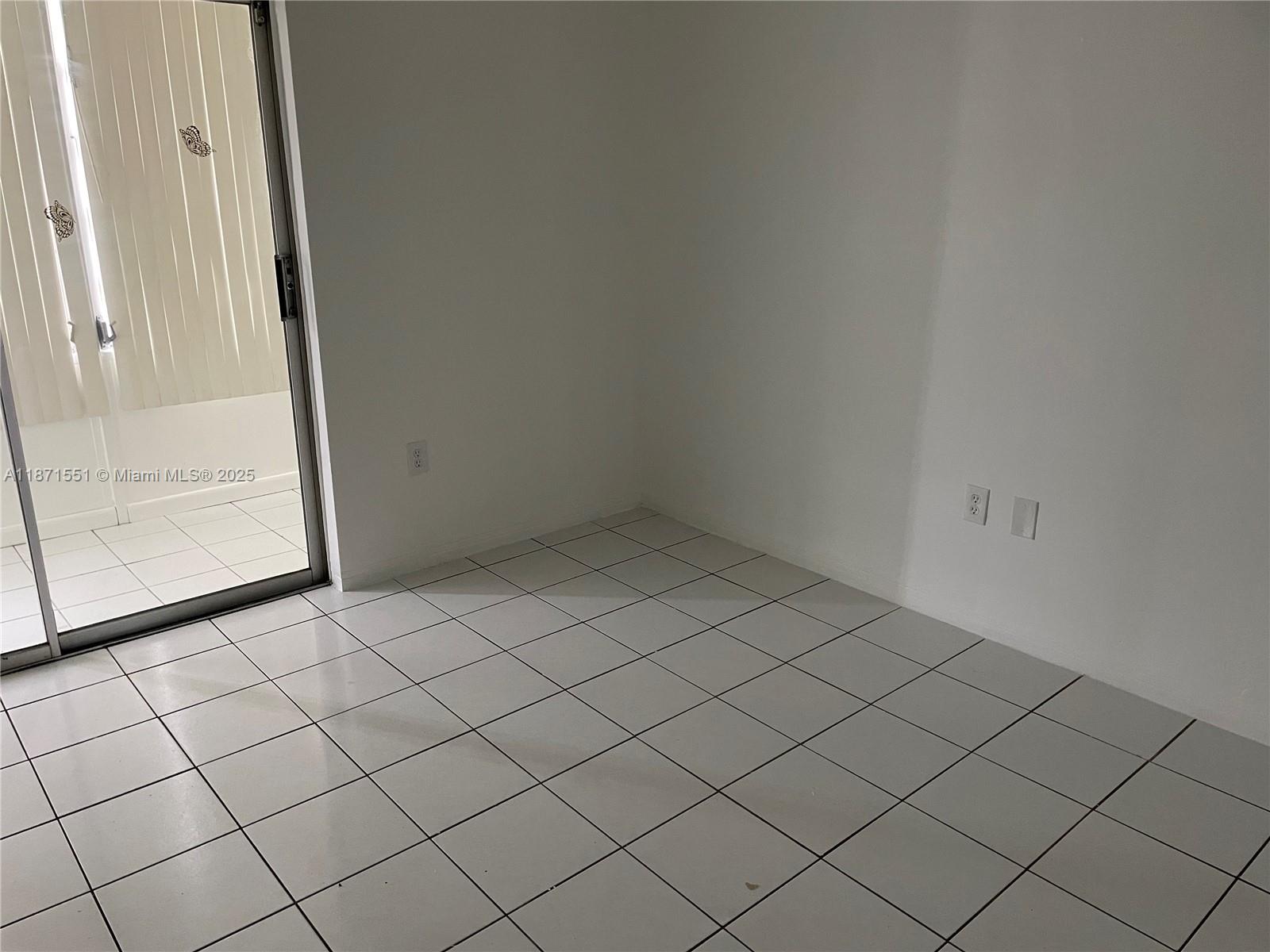 RO-MONT GARDENS ANDOVER A - Residential Lease