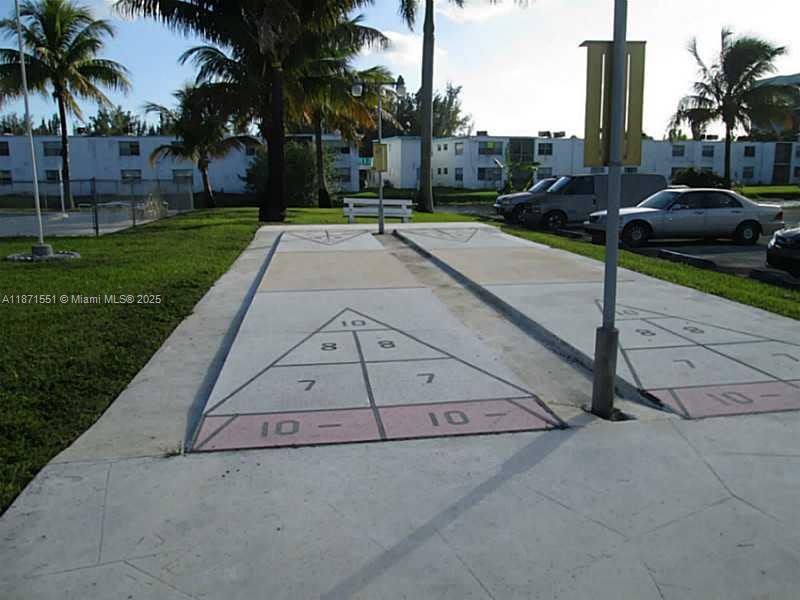 RO-MONT GARDENS ANDOVER A - Residential Lease