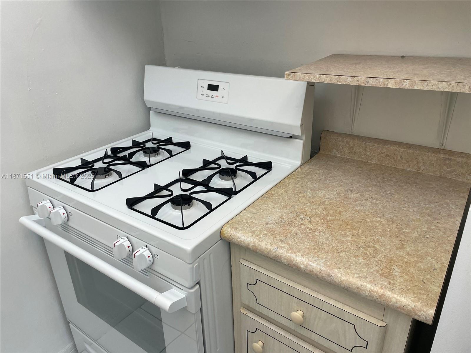 RO-MONT GARDENS ANDOVER A - Residential Lease