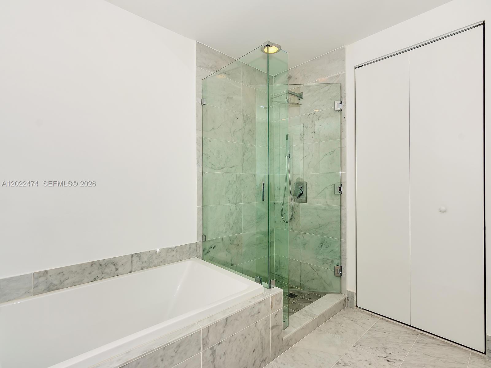SLS LUX Residences - Residential