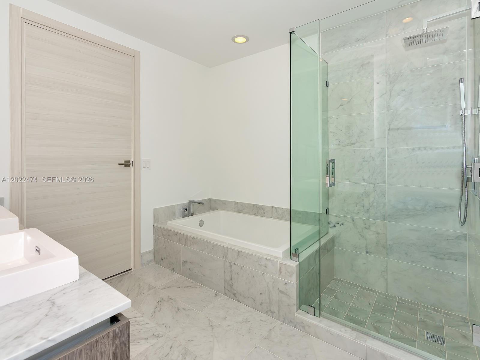 SLS LUX Residences - Residential