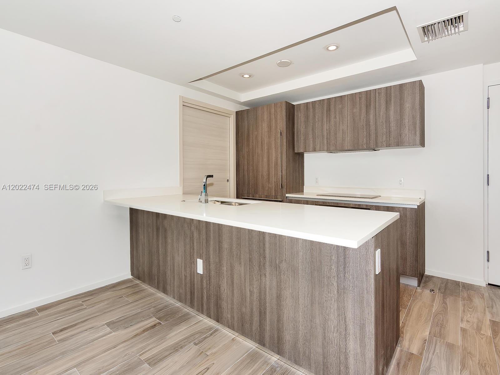 SLS LUX Residences - Residential