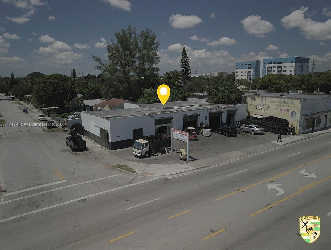 Introducing an exceptional investment opportunity in a prime Miami location! This fully rented property consists of 3 units across one address: 6500 NW 7 Ave, offering immediate cash flow for savvy investors. Situated on a highly desirable industrial-zoned lot, this property is perfectly positioned near some of Miami’s most vibrant areas, including Wynwood, Magic City, and MiMo District, attracting consistent tenant demand. The location provides unparalleled visibility and accessibility, with close proximity to major highways, thriving commercial hubs, and a burgeoning cultural scene. This area has become a hotspot for development and investment, making it ideal for long-term growth and potential redevelopment opportunities.
One of Miami most sought-after corridors.