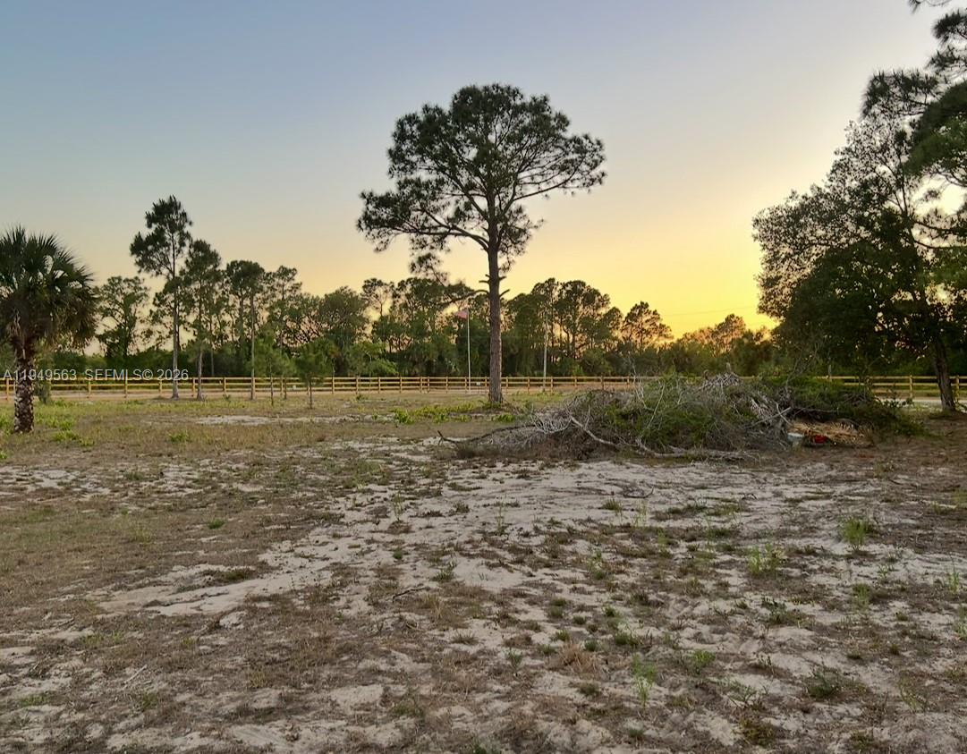 MONTURA SOUTH HALF - Land