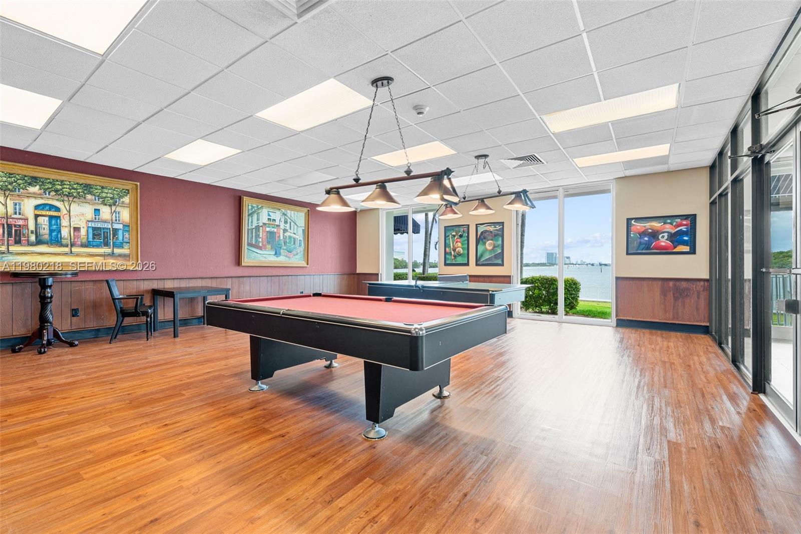 ARLEN HOUSE WEST CONDO - Residential