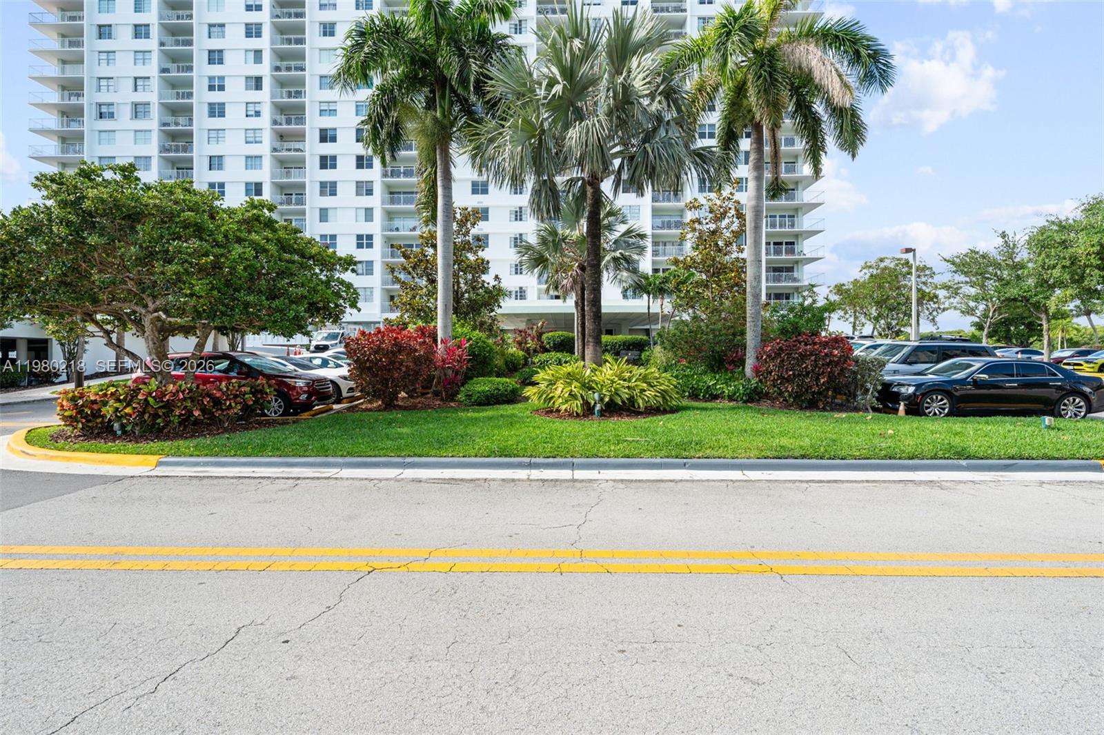 ARLEN HOUSE WEST CONDO - Residential