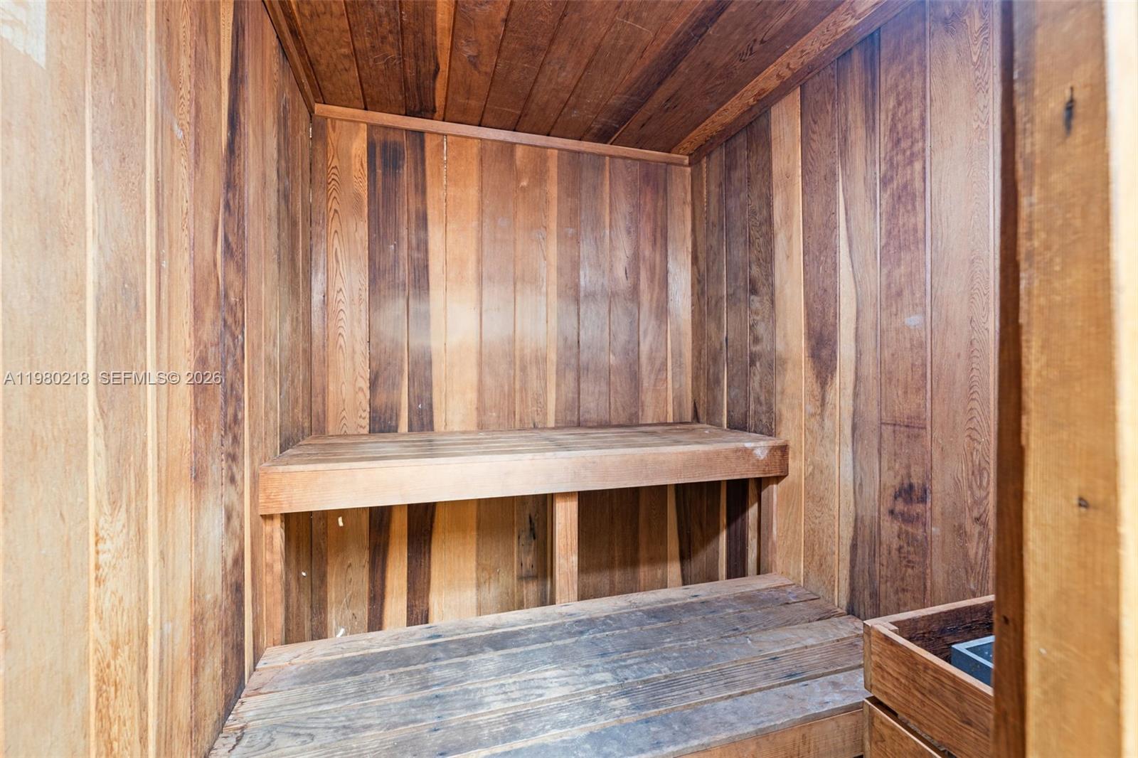 ARLEN HOUSE WEST CONDO - Residential