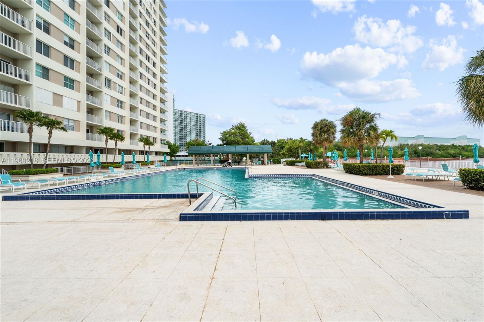 ARLEN HOUSE WEST CONDO - Residential